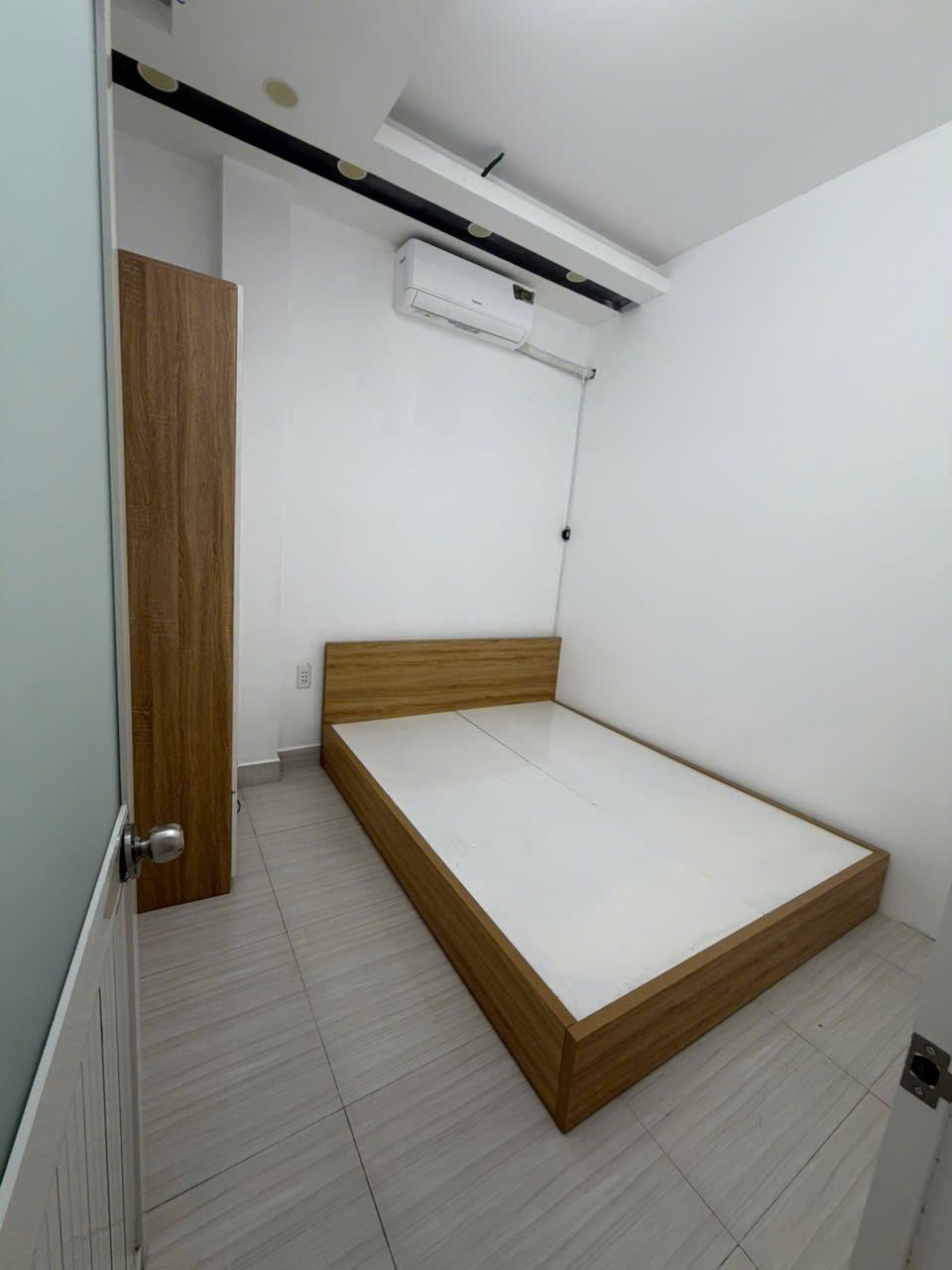 Thumbnail 9tr căn 2PN Full Nội Thất rộng 50m2 + Ban Công riêng + Tách Bếp + xe hơi đậu trước cửa + đổi điện cổ - Hình 7