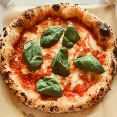 Pizza napolitaine image