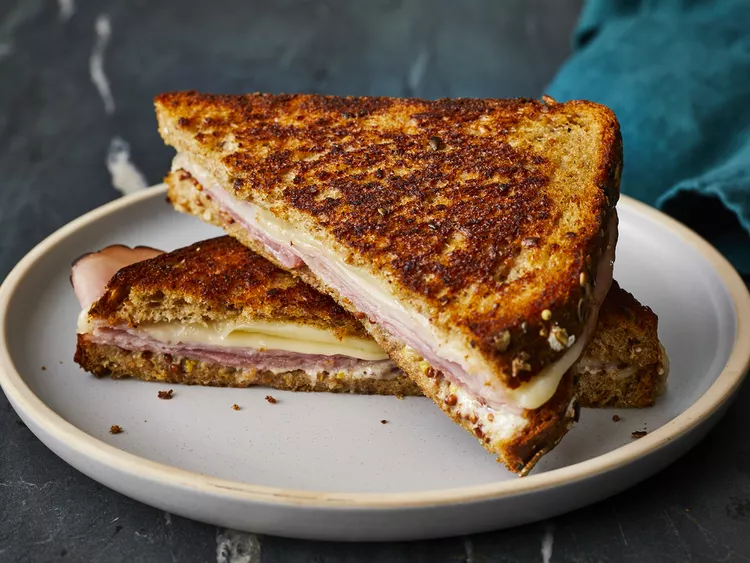 Sandwich au jambon et fromage image
