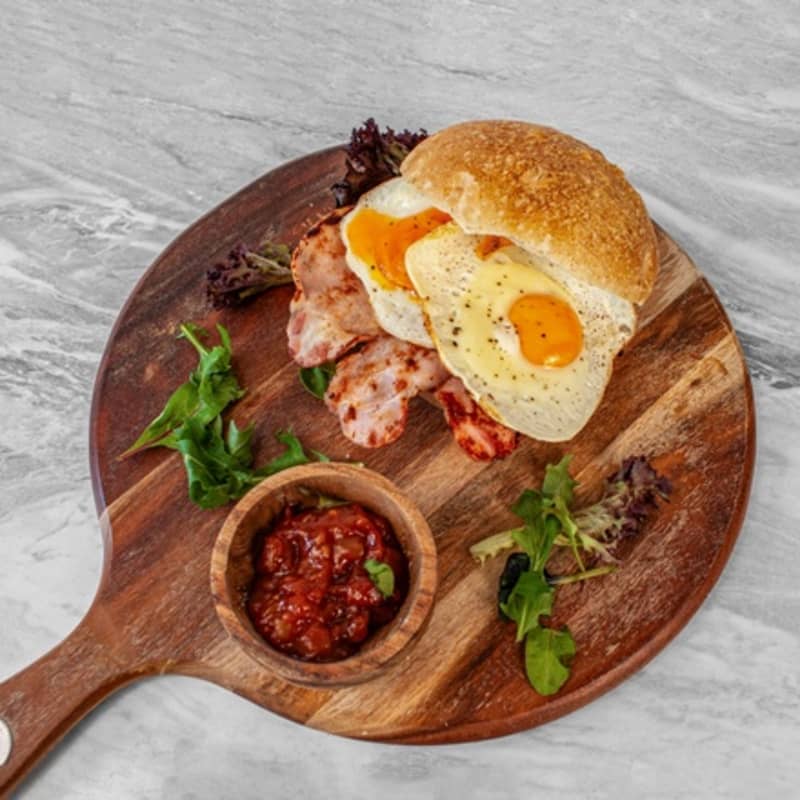 Egg and bacon roll
