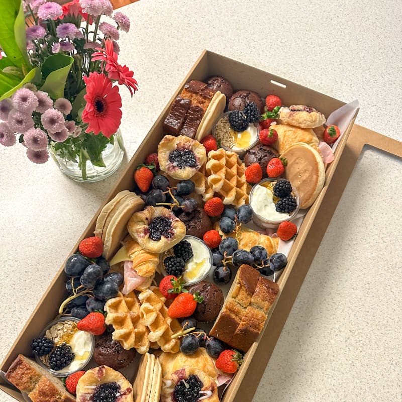Large brekkie box