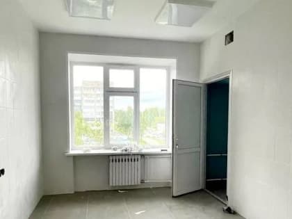 В Новомосковске продолжается ремонт самой крупной городской поликлиники