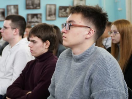 Встреча с молодежью: патриотическое воспитание в Туле
