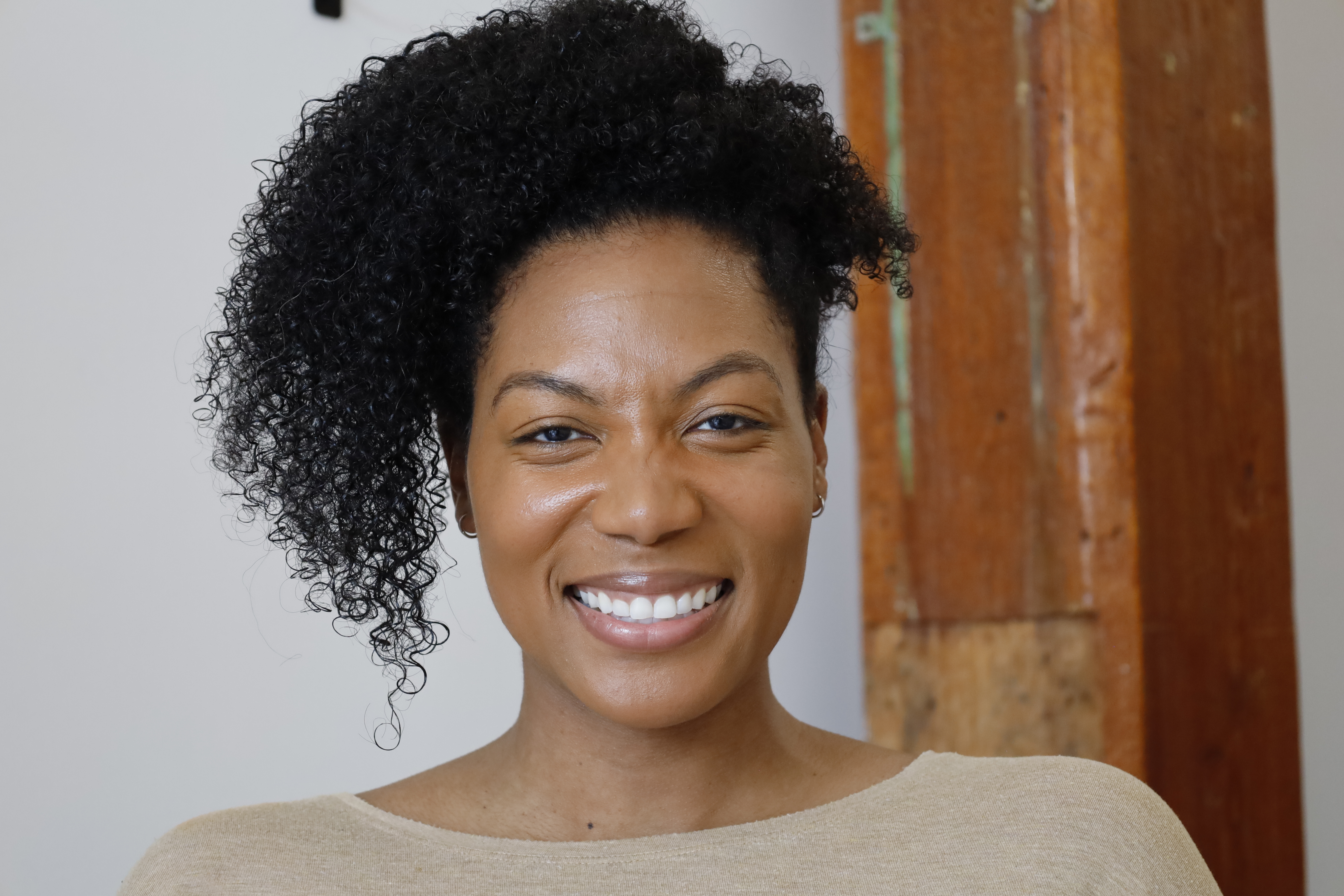 Carina Morris as Ebony