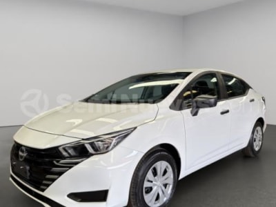 Nissan Versa — foto 1