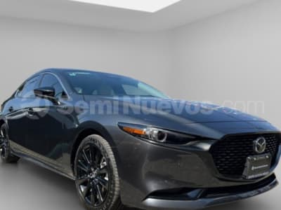 Mazda 3 — foto 1