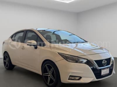 Nissan Versa — foto 1