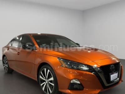 Nissan Altima — foto 1