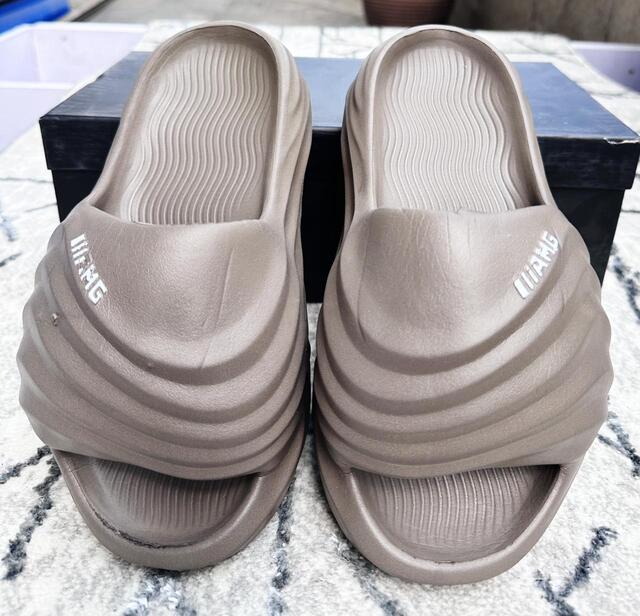 Taupe