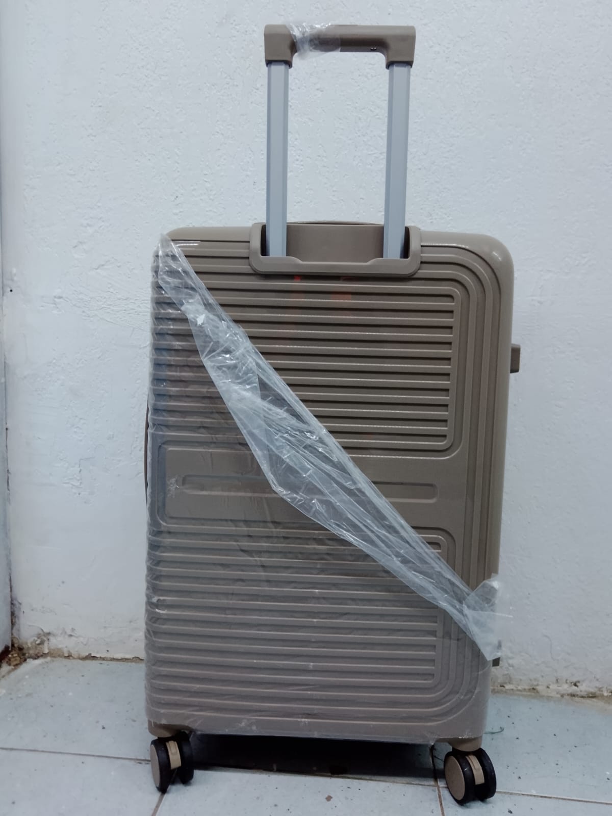 Single Piece Medium Size 30 Travel Suitcase