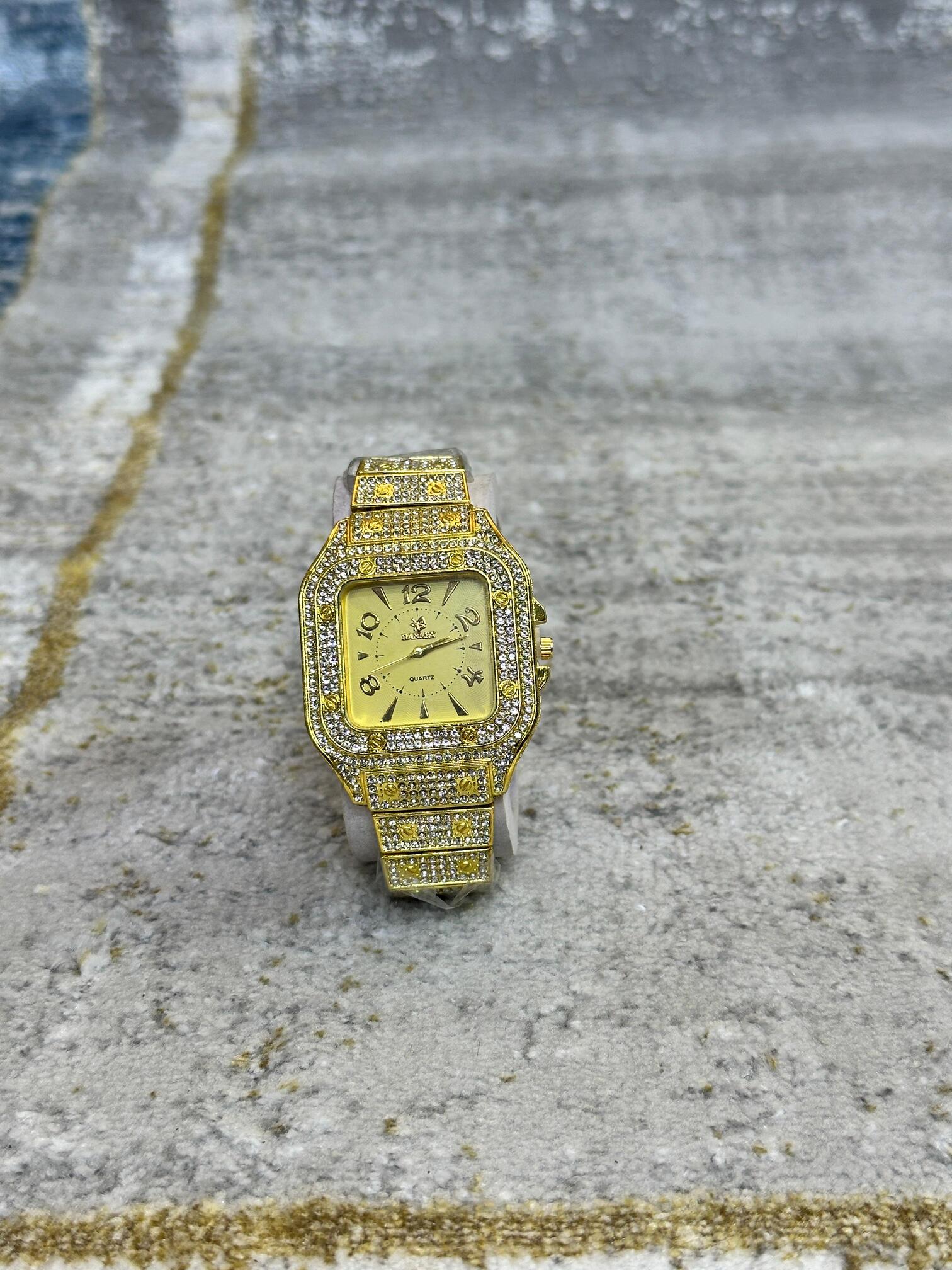 Luxury Gold Quartz Wrist Watch with Diamond Design