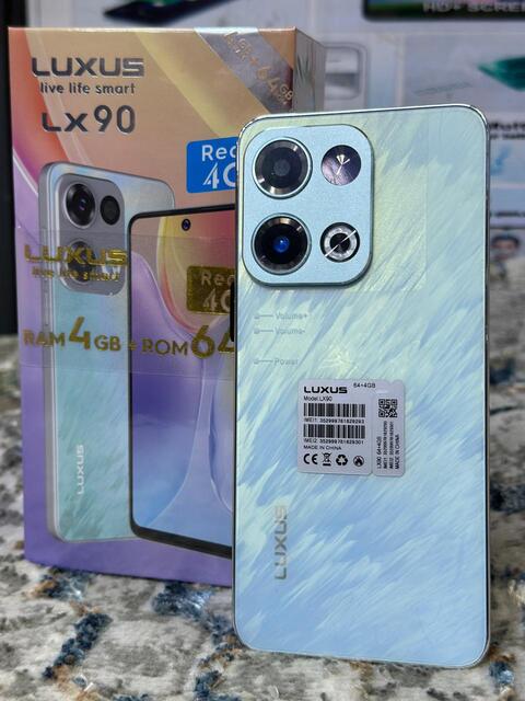 Luxus LX90 Smartphone