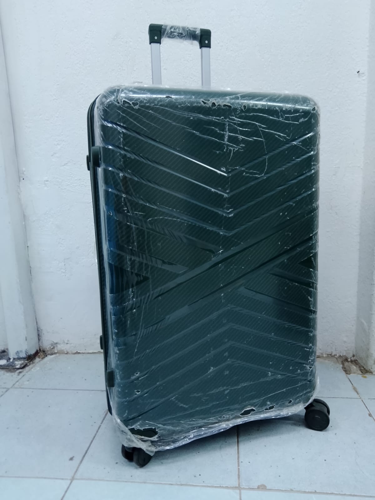 Large Size 29 Hard Shell Suitcase - Green