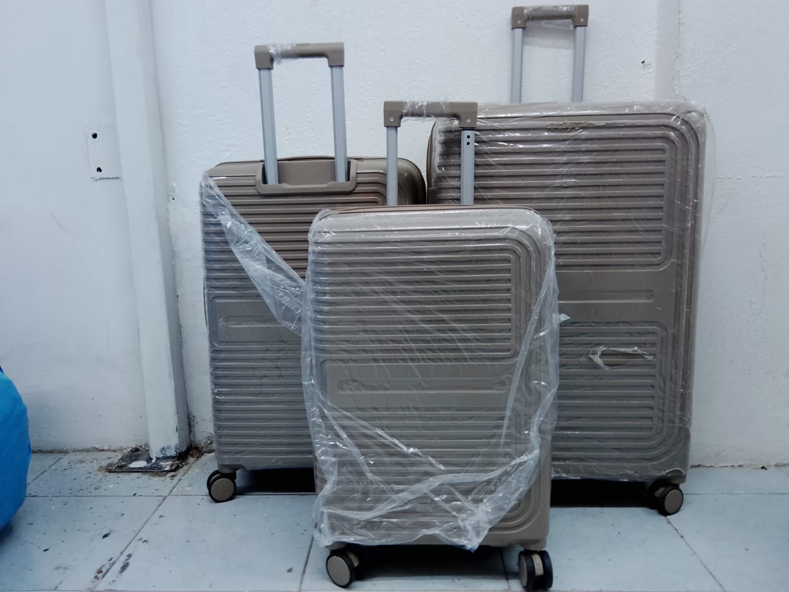 3-in-1 Hard Shell Travel Suitcase Set – 30