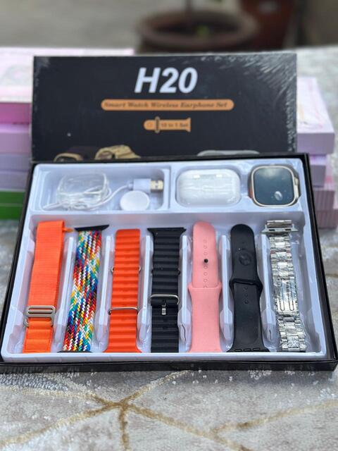 H20 Smart Watch & Wireless Earbuds Set