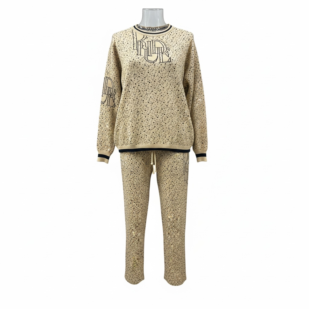 Women’s 2-Piece Set – Cream Sweatshirt & Jogger Pants