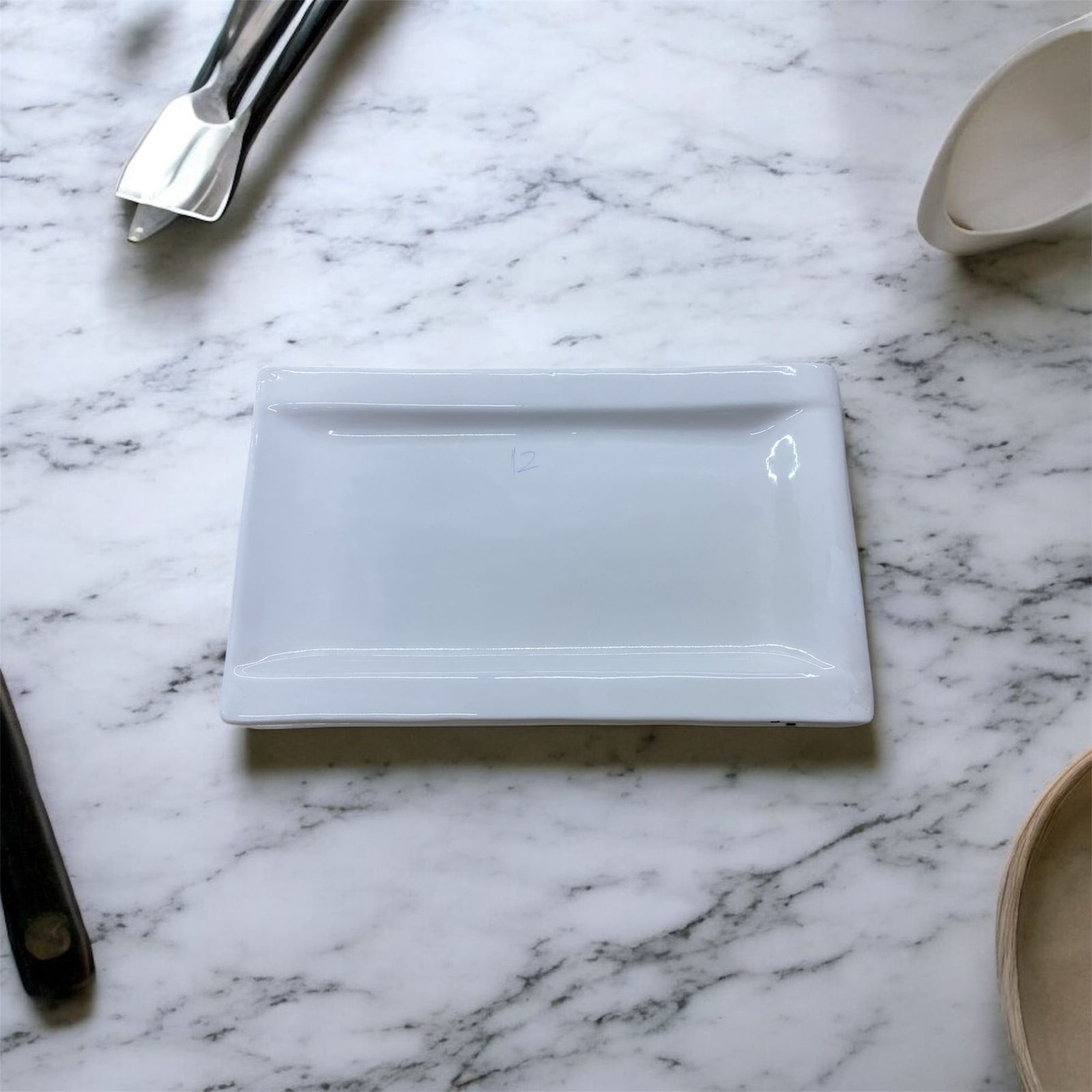 H12 10.5-Inch Rectangular Serving Tray