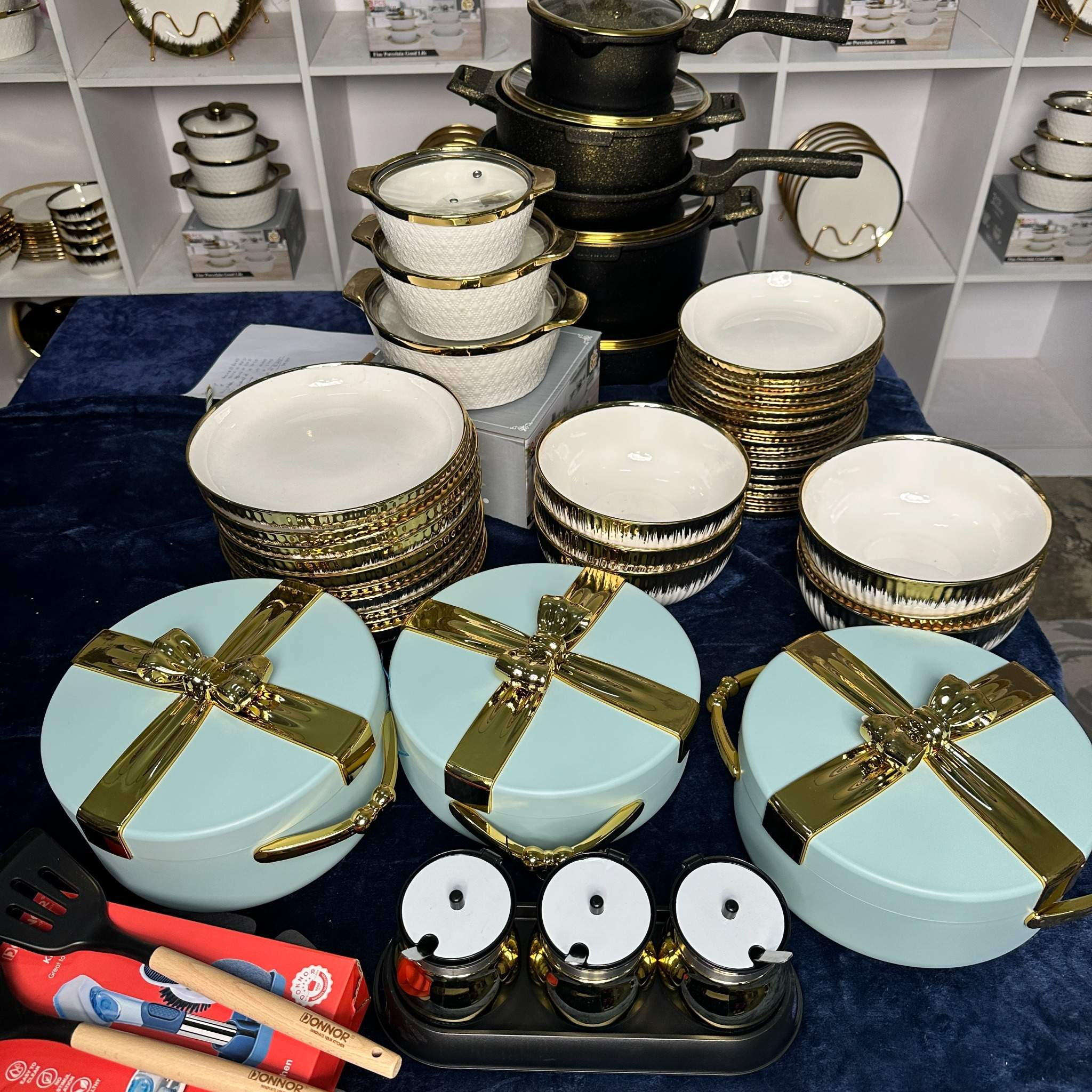 Mobeto Gold Dinner Set