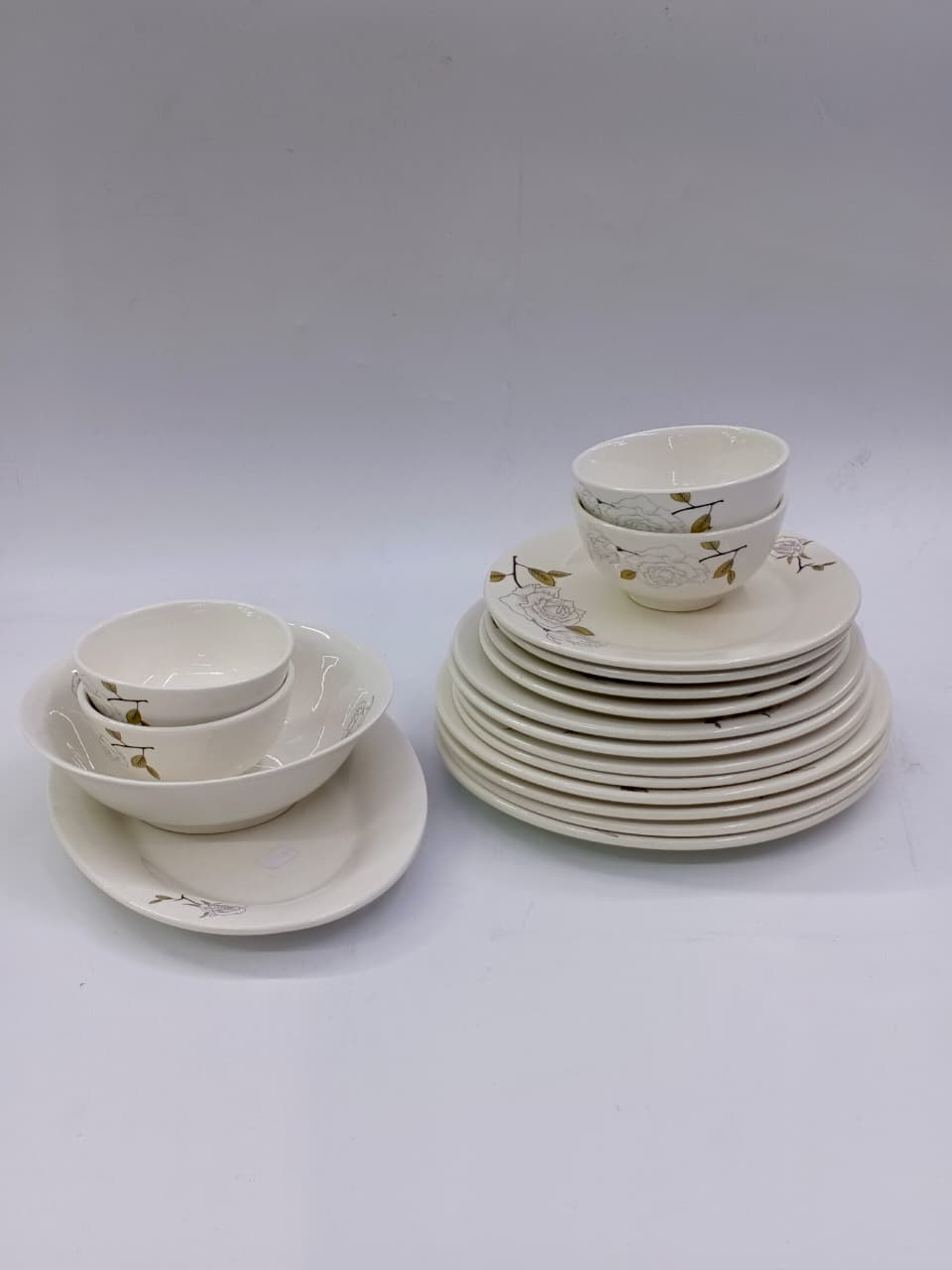 Roasted Flowers 18-Piece Dinner set