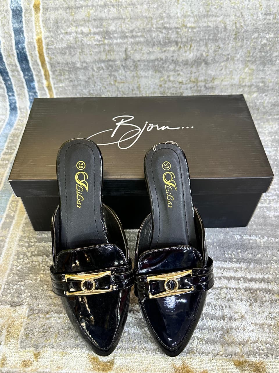 Image of Women’s Pointed Toe Slip-On Mules