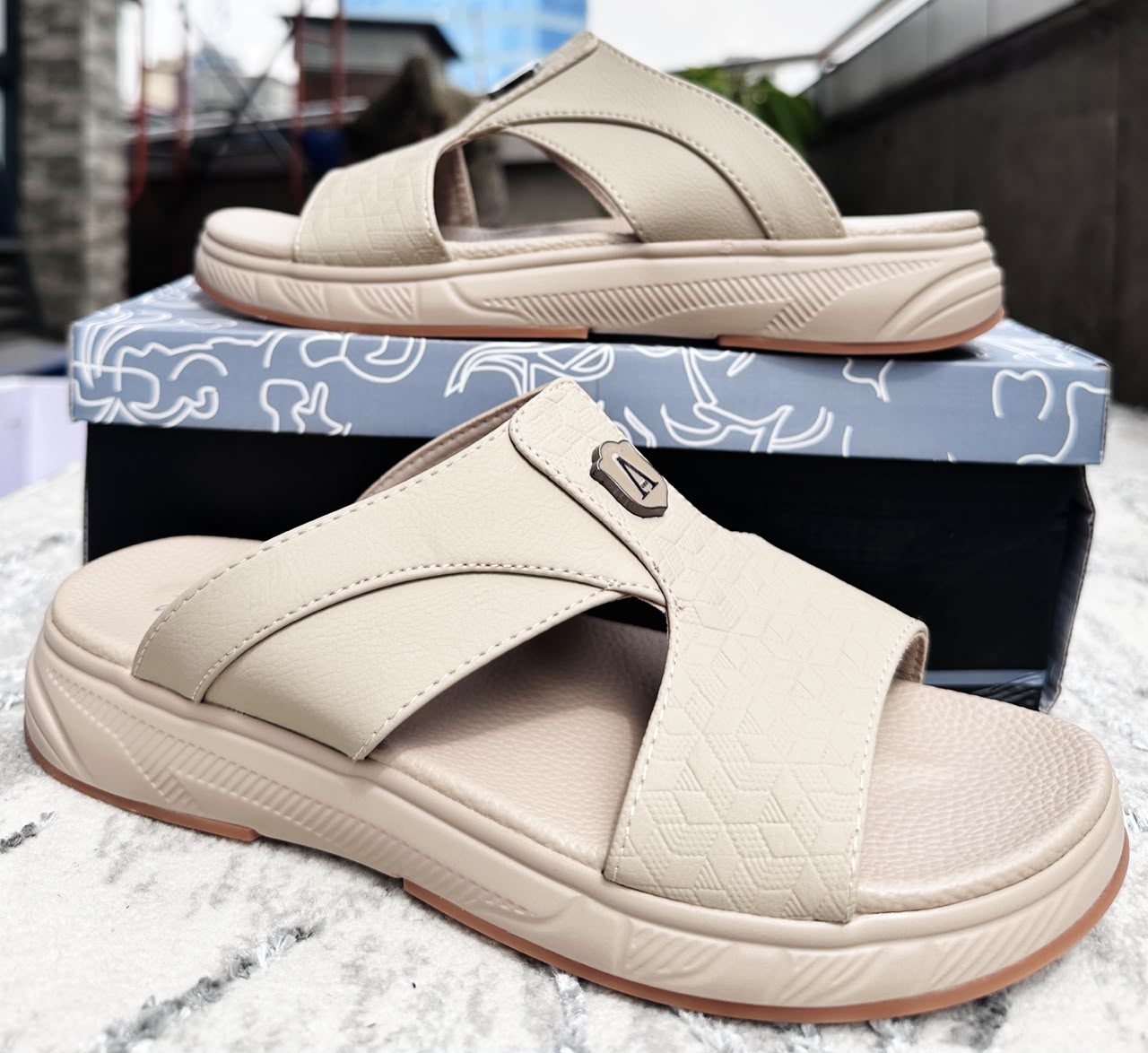 Image of Adalberto Textured Criss-Cross Slide