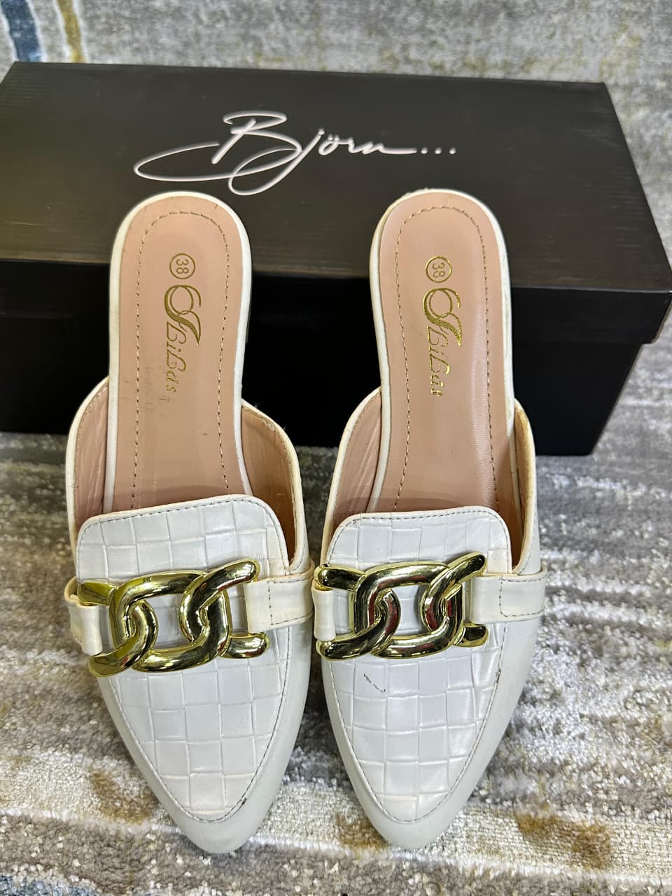 Image of Women’s Pointed Toe Slip-On Mules
