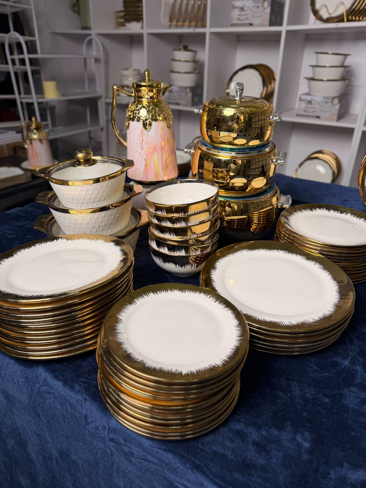 Image of Sultan Gold Dinner Set