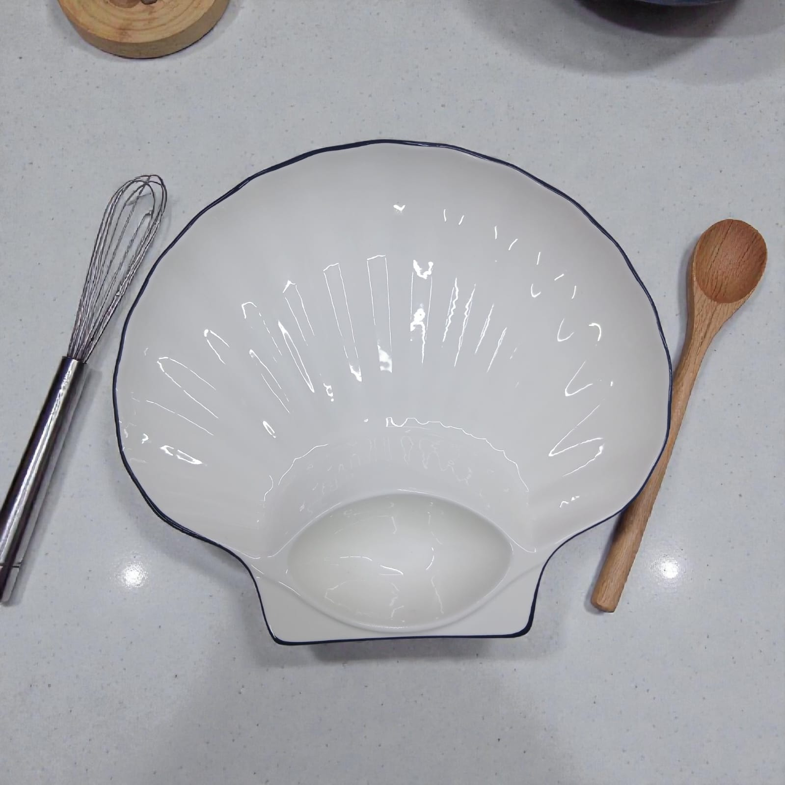 Image of 8-inch Scallop Dish (JS-77)