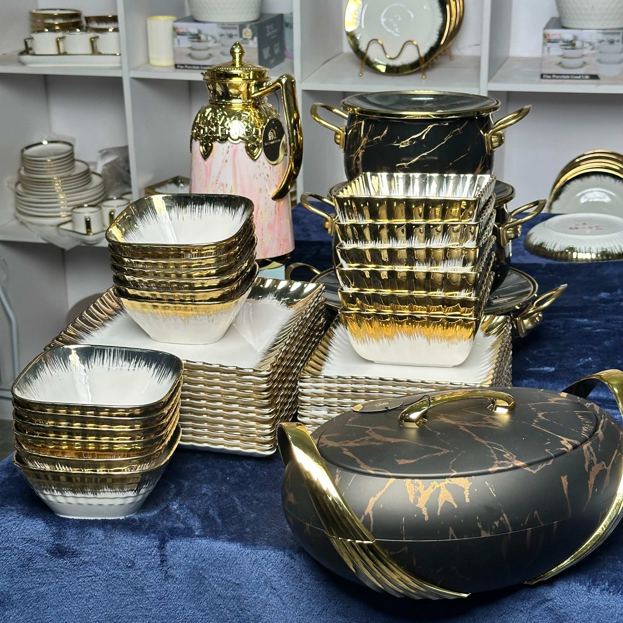 Image of Dynasty Gold Dinner Set