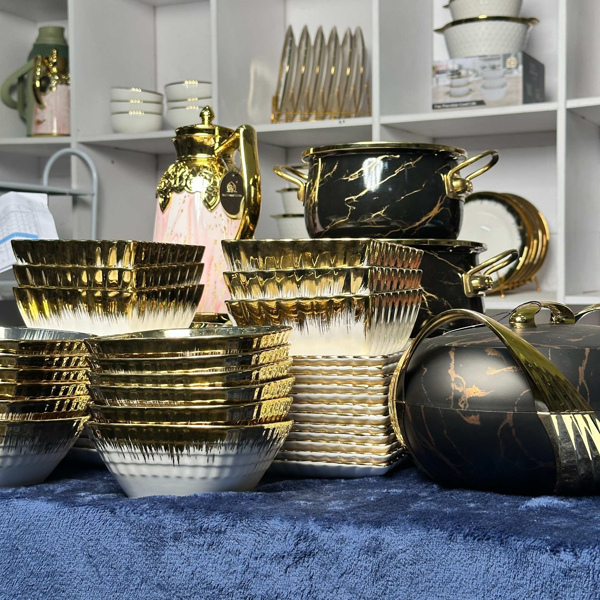 Image of Dynasty Gold Dinner Set