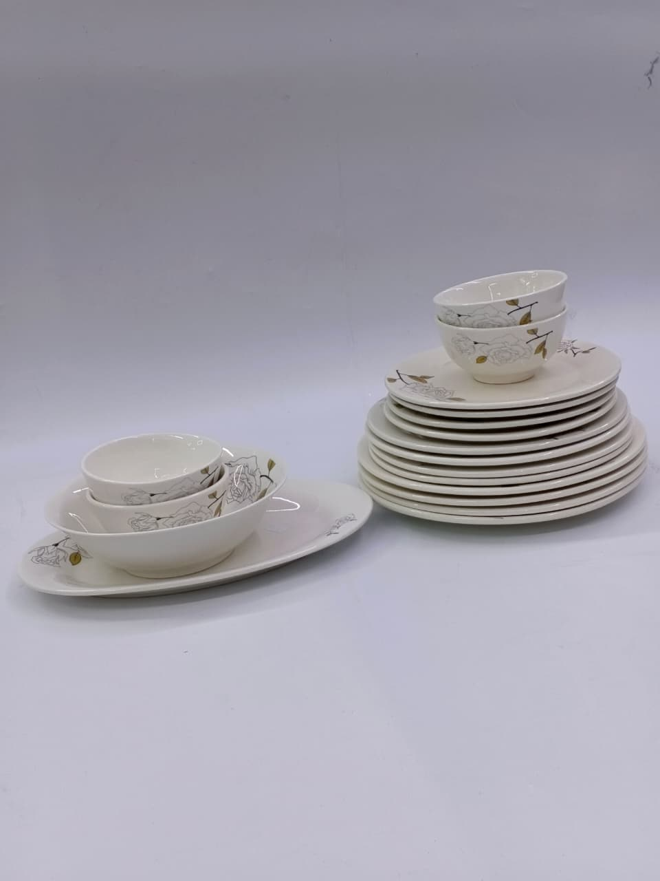 Image of Roasted Flowers 18-Piece Dinner set