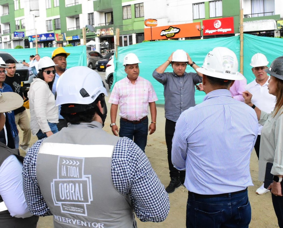 🚧 Hacemos seguimiento en territorio a las obras que transforman Armenia 👷🏻♂️🏗️