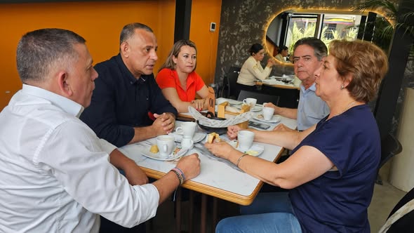 El Alcalde James Padilla García recorre la Comuna 10 y verifica obras en Laureles