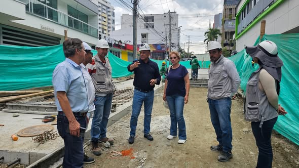 El Alcalde James Padilla García recorre la Comuna 10 y verifica obras en Laureles 2