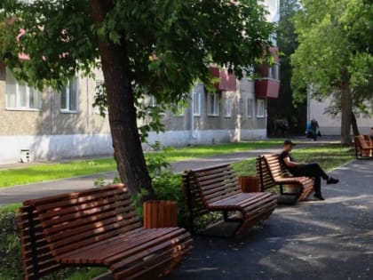 В Кургане на улице Коли Мяготина строят небольшие скверы