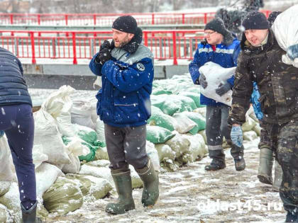 В Кургане неравнодушных жителей призывают помочь в борьбе с паводком