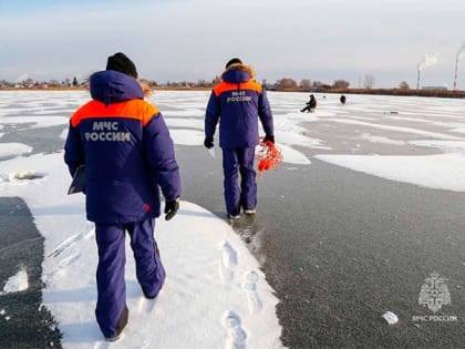 Сотрудники МЧС проверили безопасность льда на водоемах Курганской области