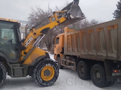 В Кургане круглосуточно приводят в порядок дороги и междворовые проезды