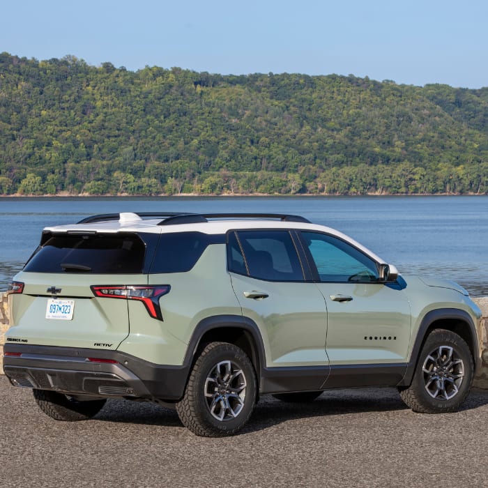 new-chevrolet-equinox-zionsville-square