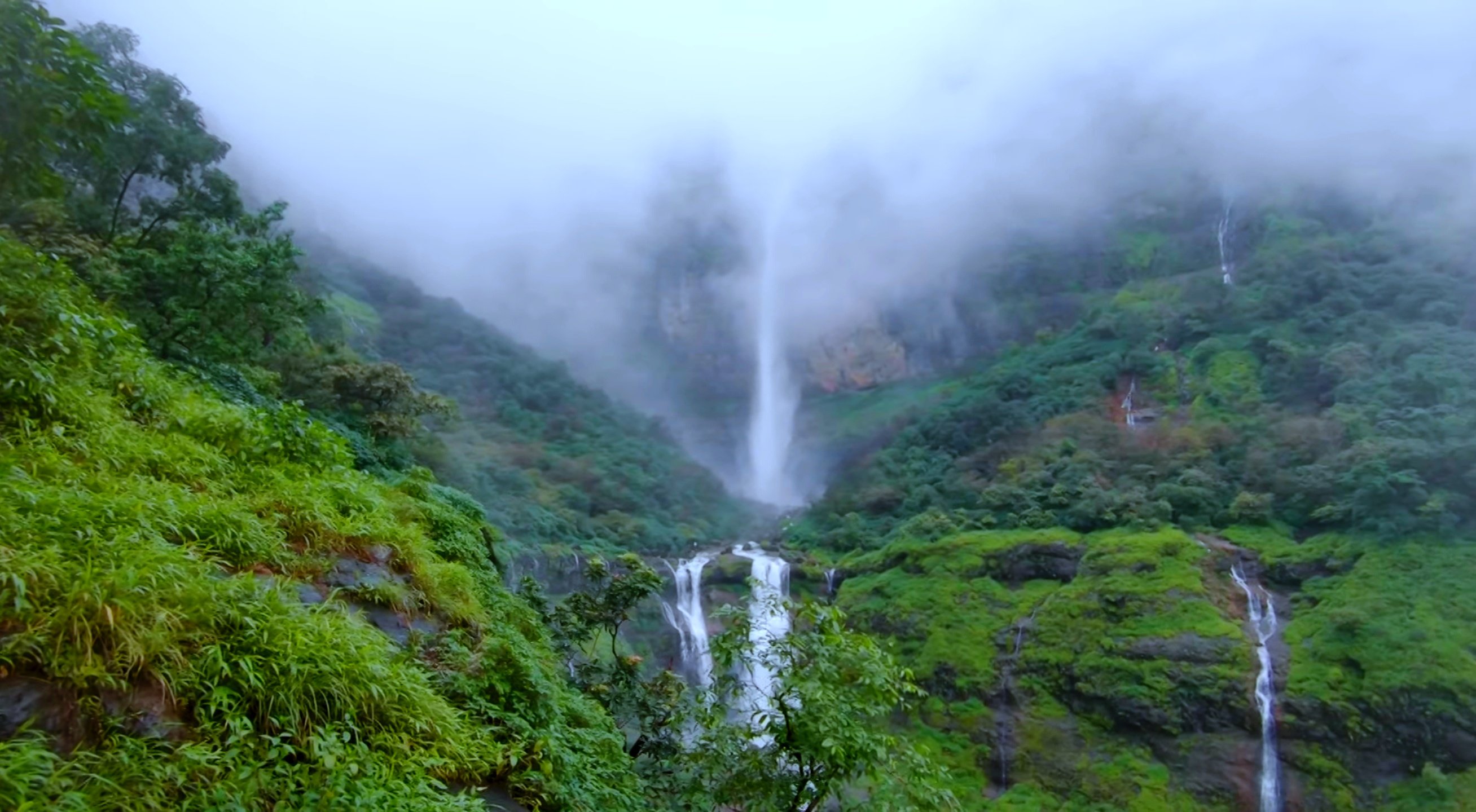Top 3 Secret Waterfalls in Maharashtra You Must Visit in 2025 – Hidden Gems, Trek Routes & Best Time - Maharashtra travel guide