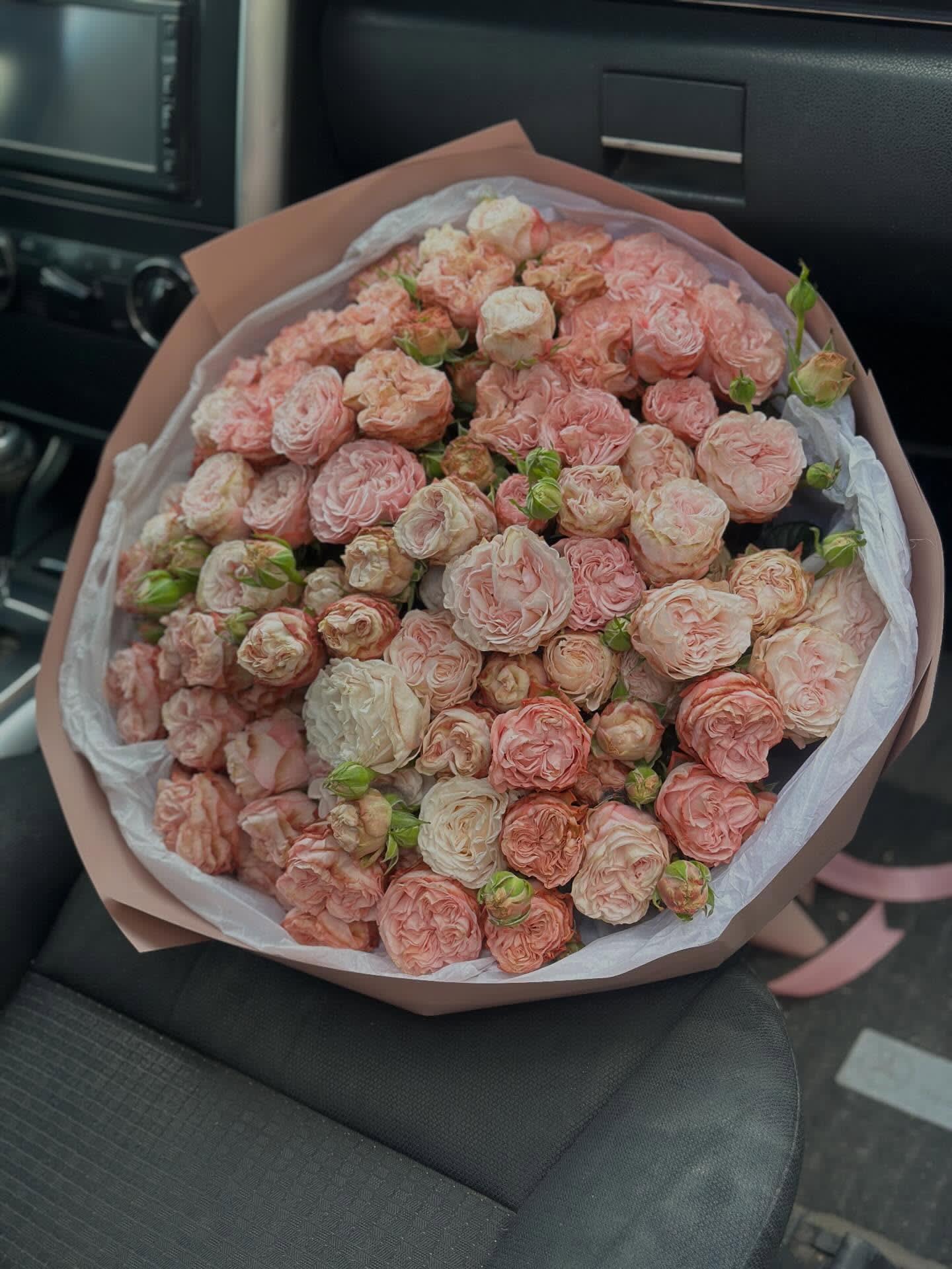 Mixed rose bouquet