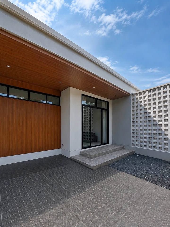 2-bed townhouse for rent in Chalong, Phuket — photo 1