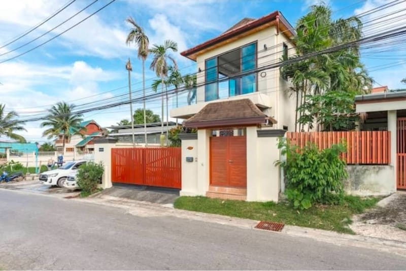 4-bed villa for rent in Chalong, Phuket — photo 2