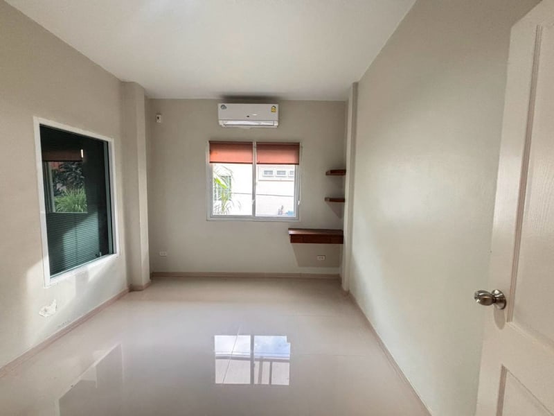 หมู่บ้าน ปรางทอง — 4-bed house for rent in Chalong, Phuket — photo 5