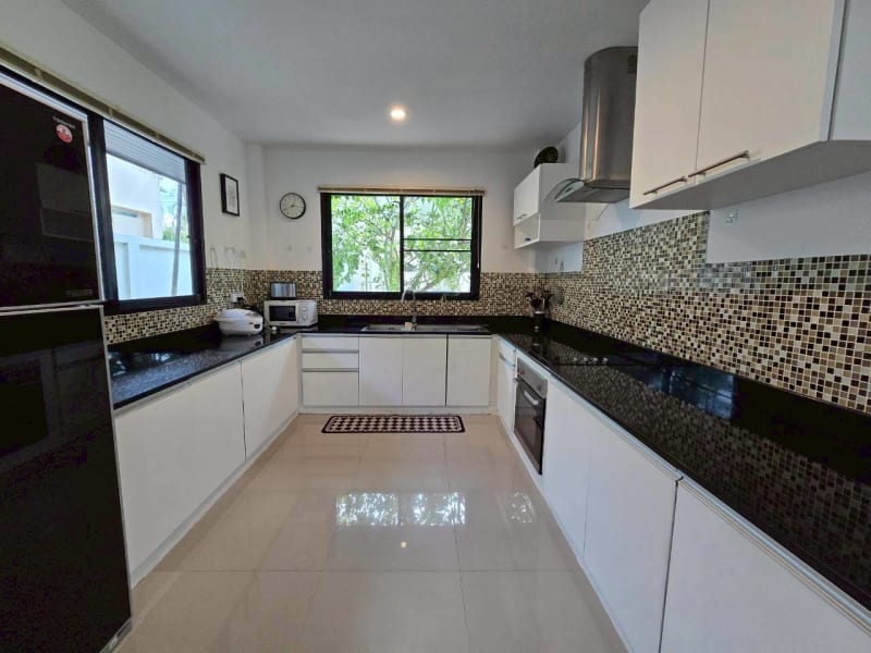 3-bed villa for rent in Rawai, Phuket — photo 7