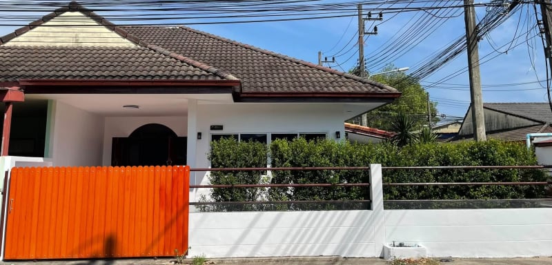 Soi Ta-iad (Fitness Street), Chalong — 2-bed house for rent in Chalong, Phuket — photo 1