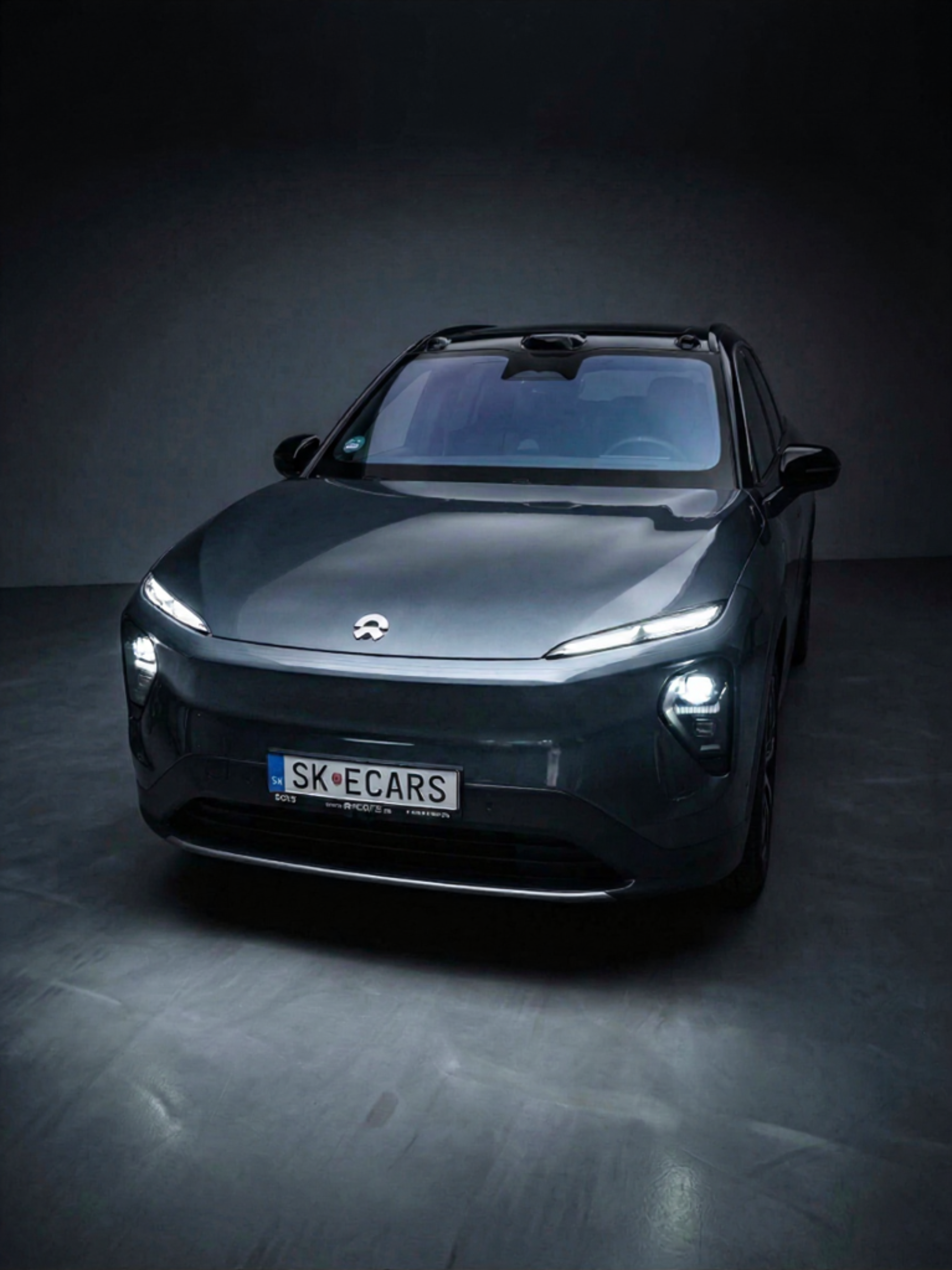 NIO EL7 predok v tme