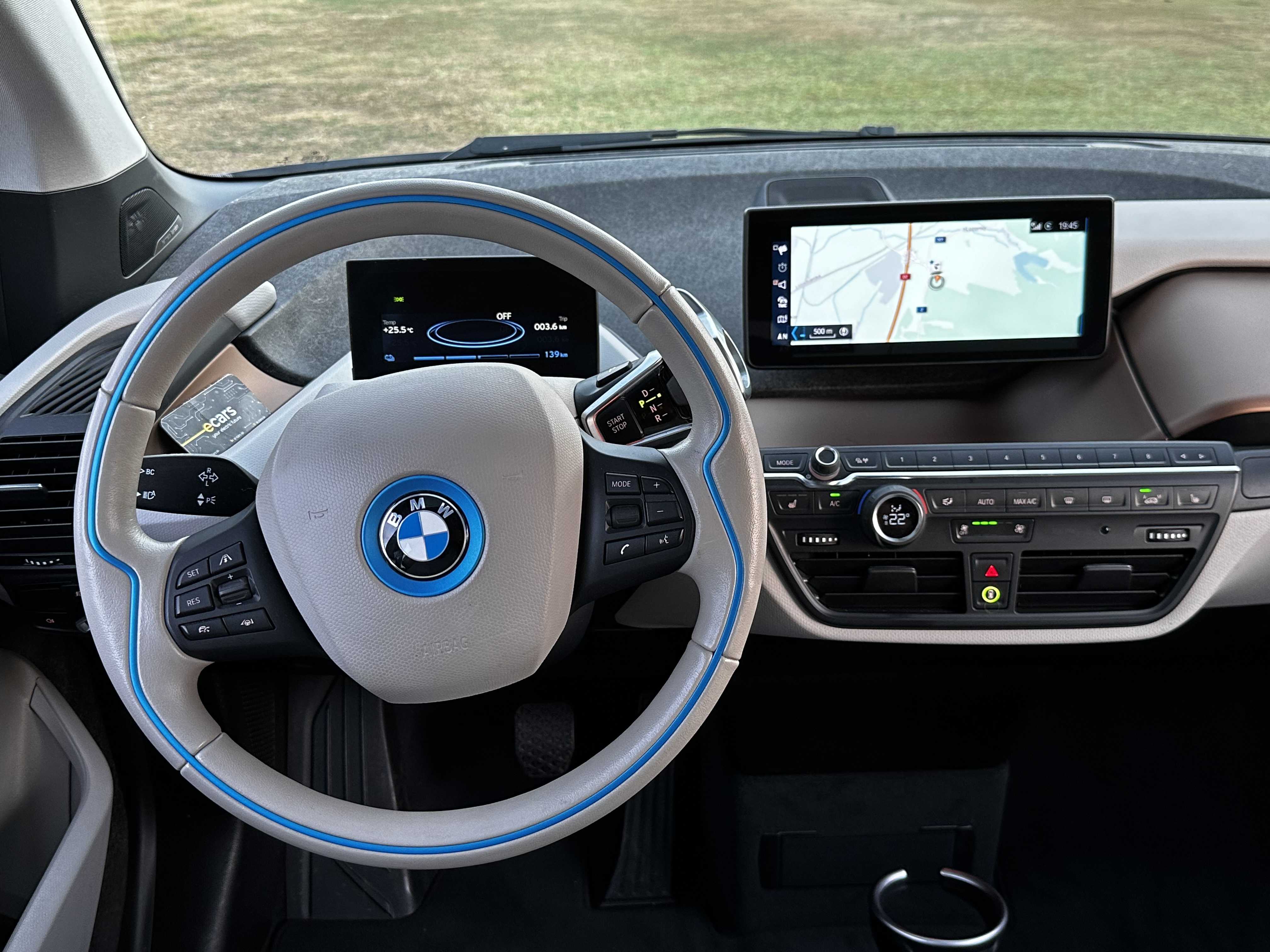 BMW i3 white