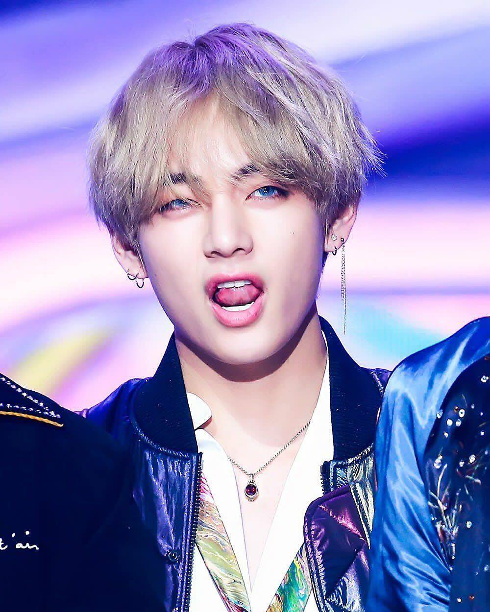 10 Foto Mempesona V BTS, pria paling ganteng Bikin cewek AMRI Meleleh 721315 v bts ganteng 10 Foto Mempesona V BTS, pria paling ganteng Bikin cewek AMRI Meleleh