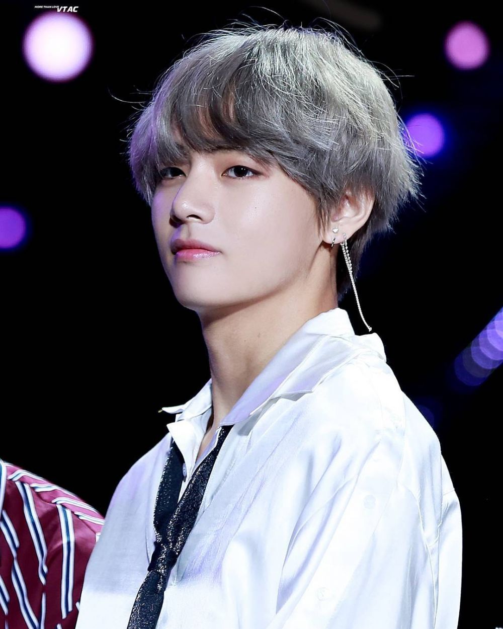 10 Foto Mempesona V BTS, pria paling ganteng Bikin cewek AMRI Meleleh 721318 1000xauto v bts ganteng 10 Foto Mempesona V BTS, pria paling ganteng Bikin cewek AMRI Meleleh